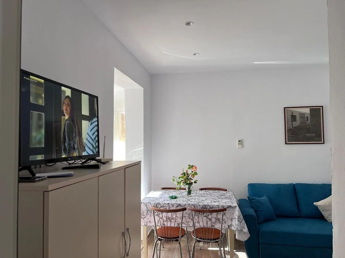 Top Floor Apartment Velipojë